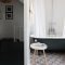 Beautiful Minimalist Bathroom Design Ideas For Your Home02