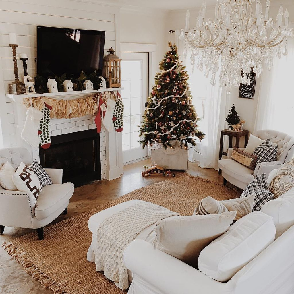 Best Christmas Living Room Decoration Ideas For Your Home08