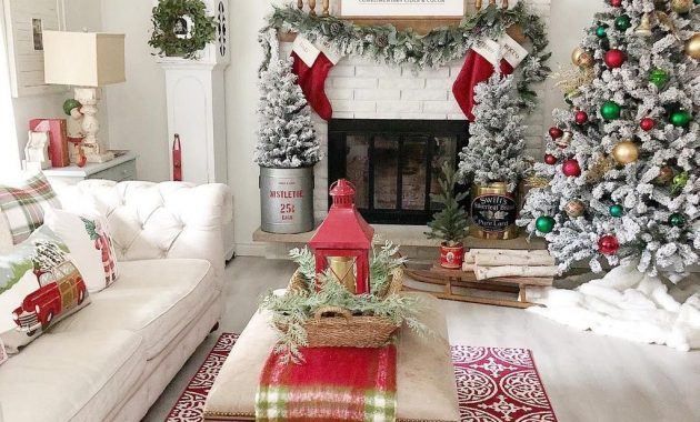 41 Best Christmas Living Room Decoration Ideas For Your Home - BESTHOMISH