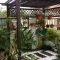 Minimalist Creative Garden Ideas To Enhance Your Small House Beautiful33