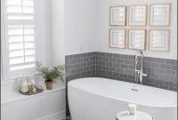 Best Gray And White Bathroom Ideas For27