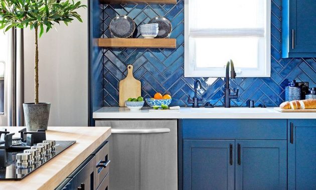 44 Wonderful Blue Kitchen Design Ideas - BESTHOMISH