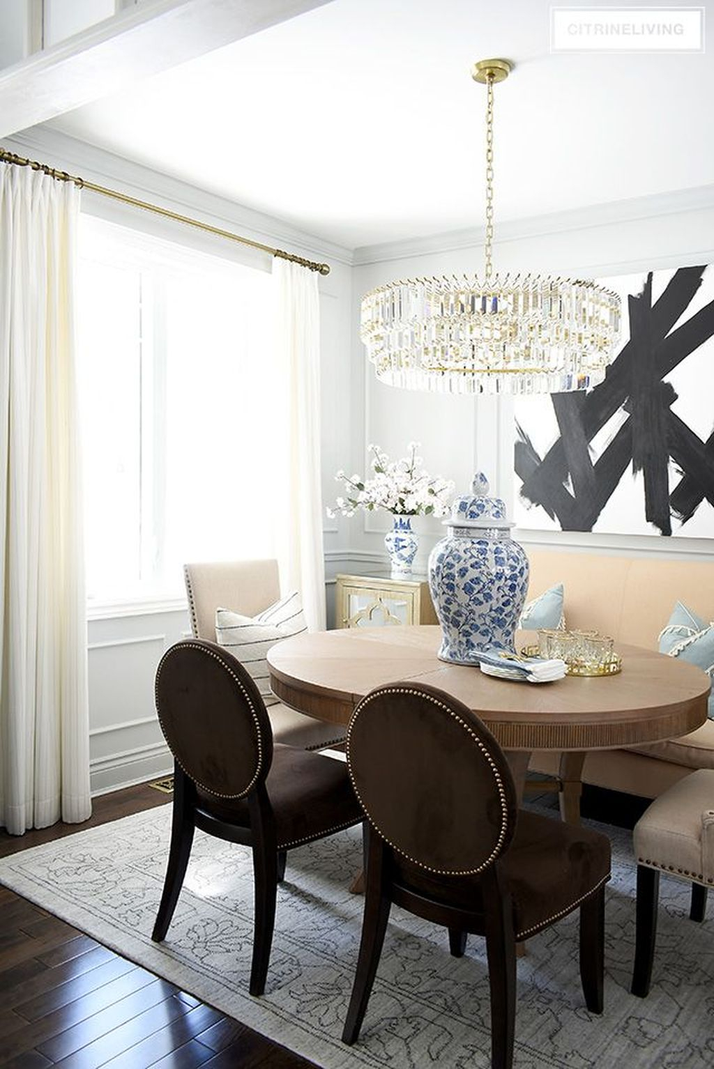39 Elegant Small Dining Room Decorating Ideas - BESTHOMISH