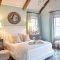 Impressive Coastal Bedroom Decorating Ideas27