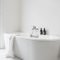 Minimalist Bathroom Bathtub Remodel Ideas31