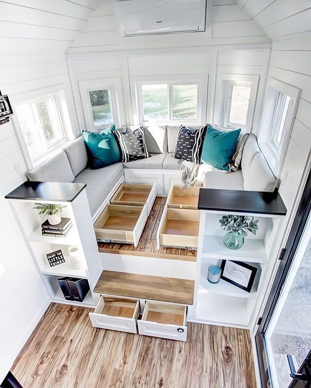 43 Astonishing Tiny House Design Ideas With Fabulous Storage - BESTHOMISH