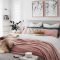 Amazing Small Apartment Bedroom Decoration Ideas22