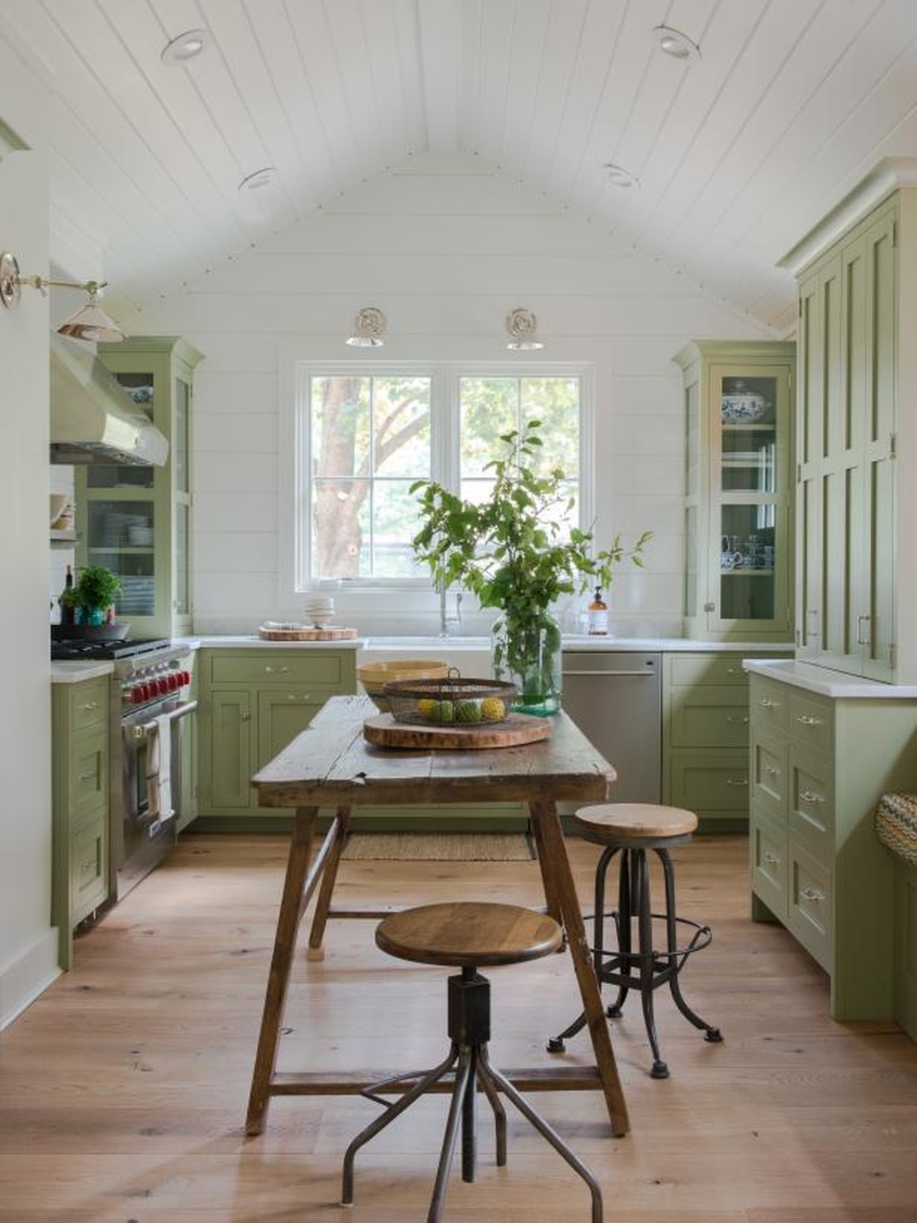 Beautiful And Cozy Green Kitchen Ideas07