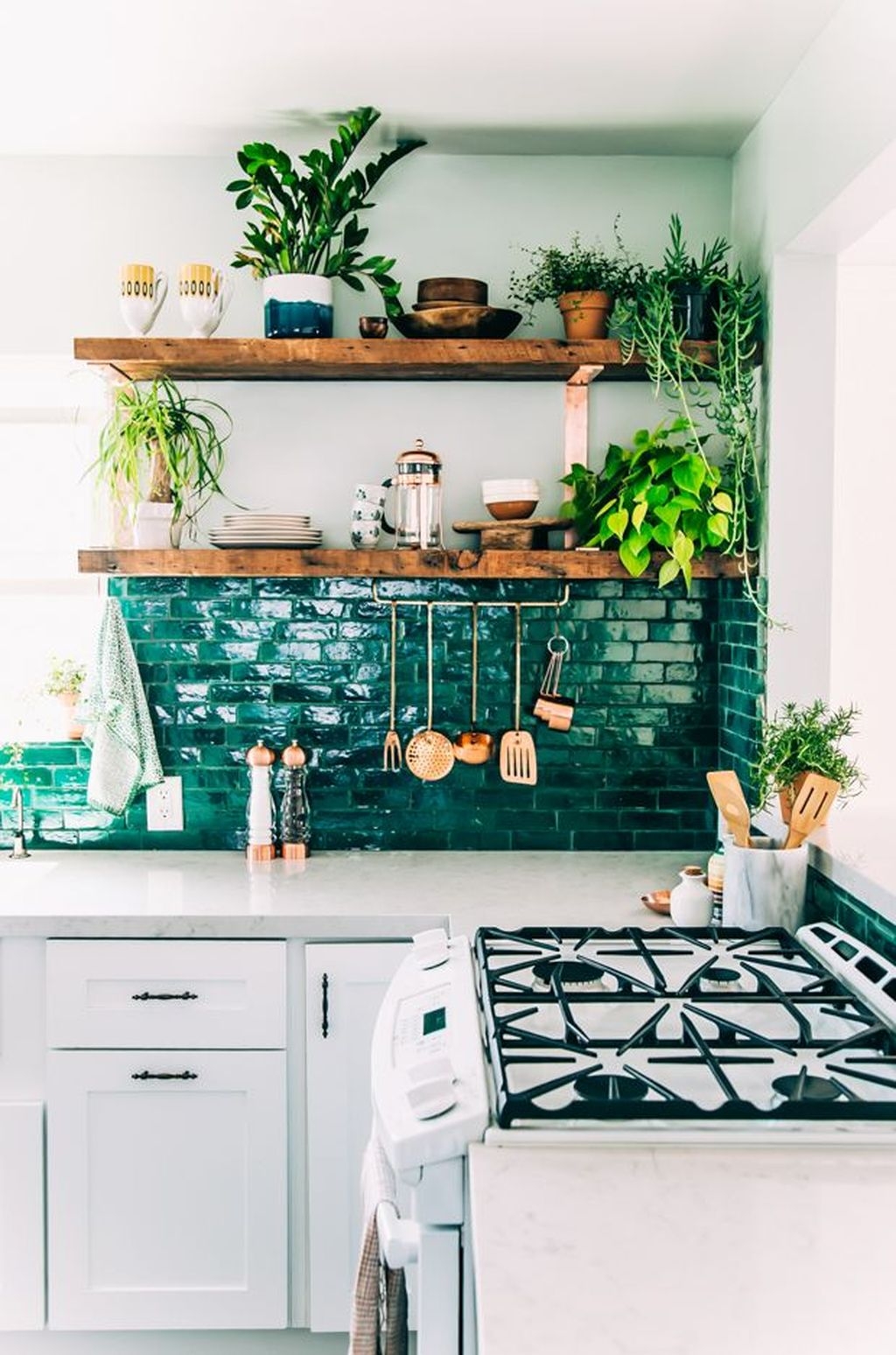 Beautiful And Cozy Green Kitchen Ideas41
