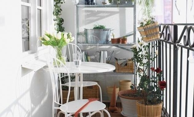 50 Elegant And Cozy Balcony Ideas - BESTHOMISH