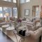 Luxury And Elegant Living Room Design27