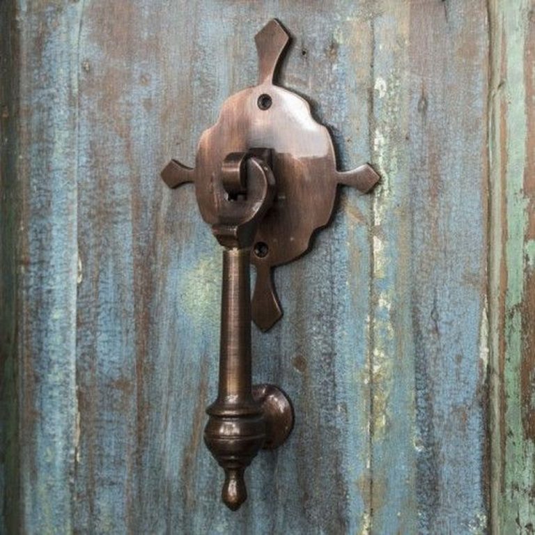 41 Unique And Elegant Door Decoration Ideas