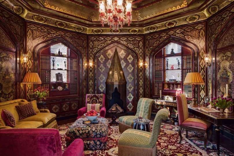 casual living room arabian stylke