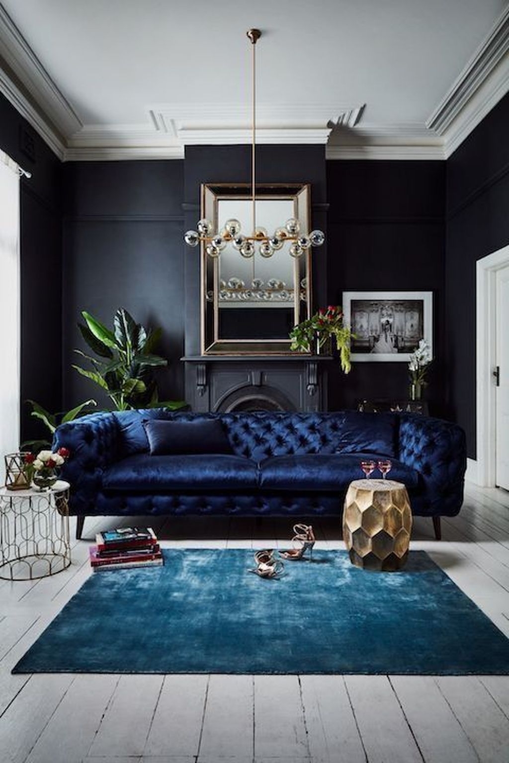 44 Cozy And Luxury Blue Living Room Ideas - BESTHOMISH