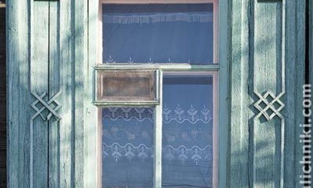 43 Elegant Carved Wood Window Ideas - BESTHOMISH