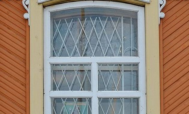 43 Elegant Carved Wood Window Ideas - BESTHOMISH